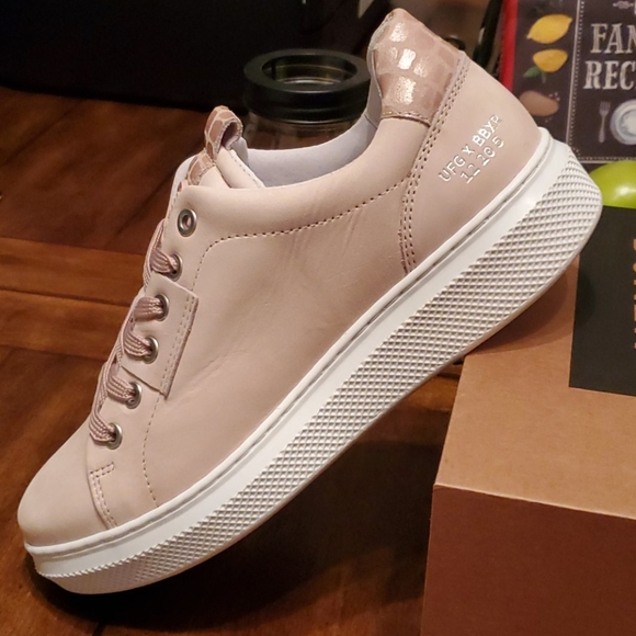 Bull Boxer Shoes - 🥰 Bull Boxer sneakers